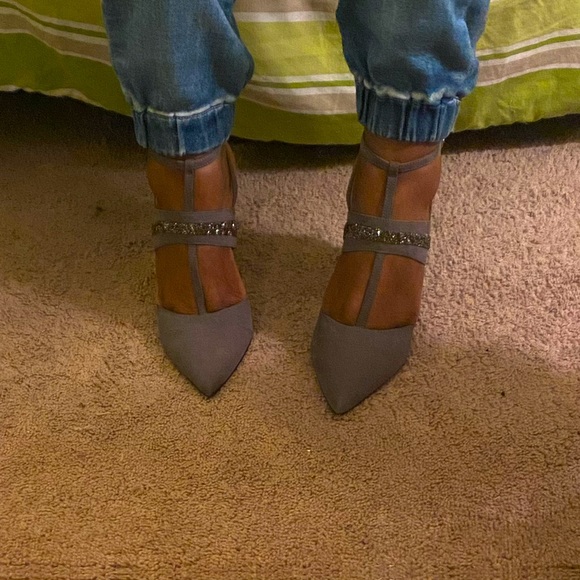 Nine West Gray Strappy Heels - Picture 3 of 10